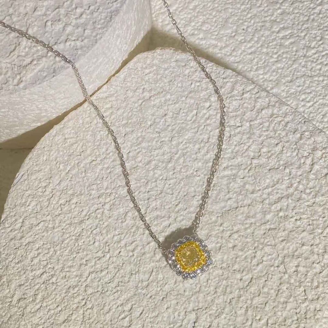 Natural Yellow Diamond Necklace D0.72 d0.347ct 18K