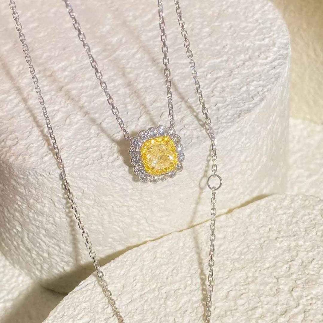 Natural Yellow Diamond Necklace D0.72 d0.347ct 18K