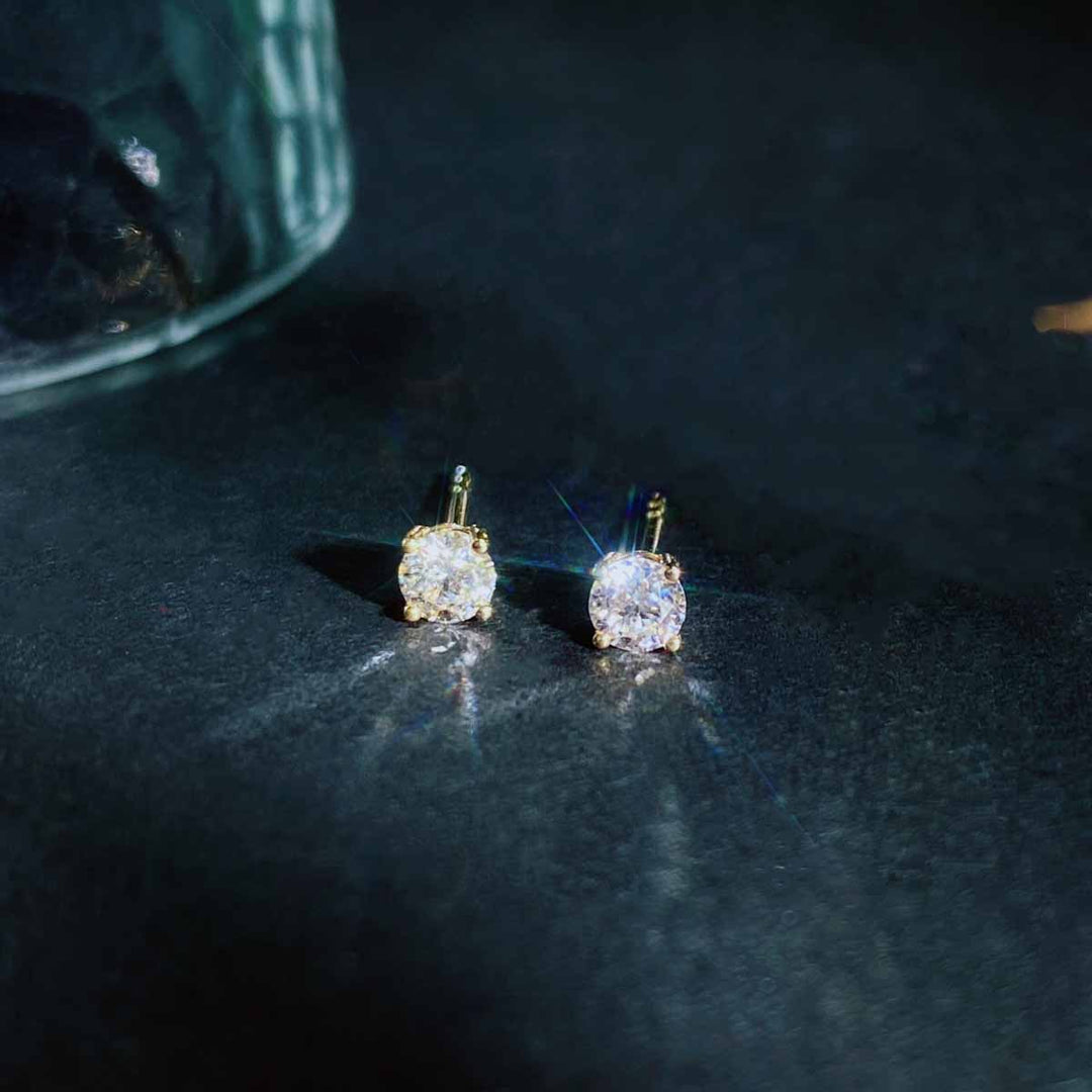 Natural White Diamond Earrings. D0.40ct H VS,18K