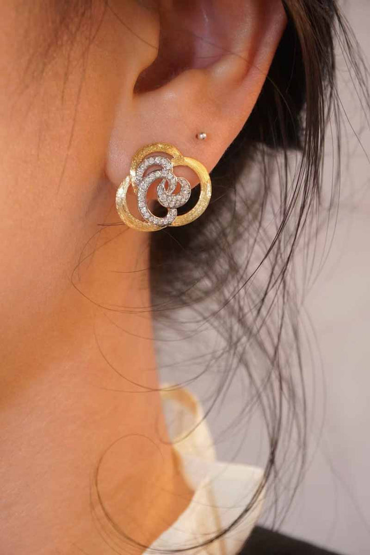 White Diamond Flower Earrings. D0.36ct,18K