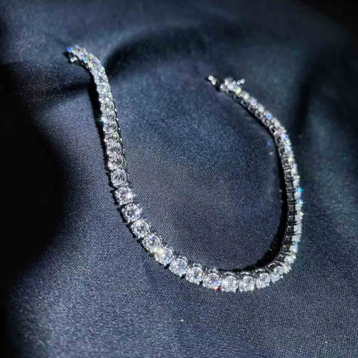 White Diamond Tennis Bracelet D6.96ct,18K F-G VS