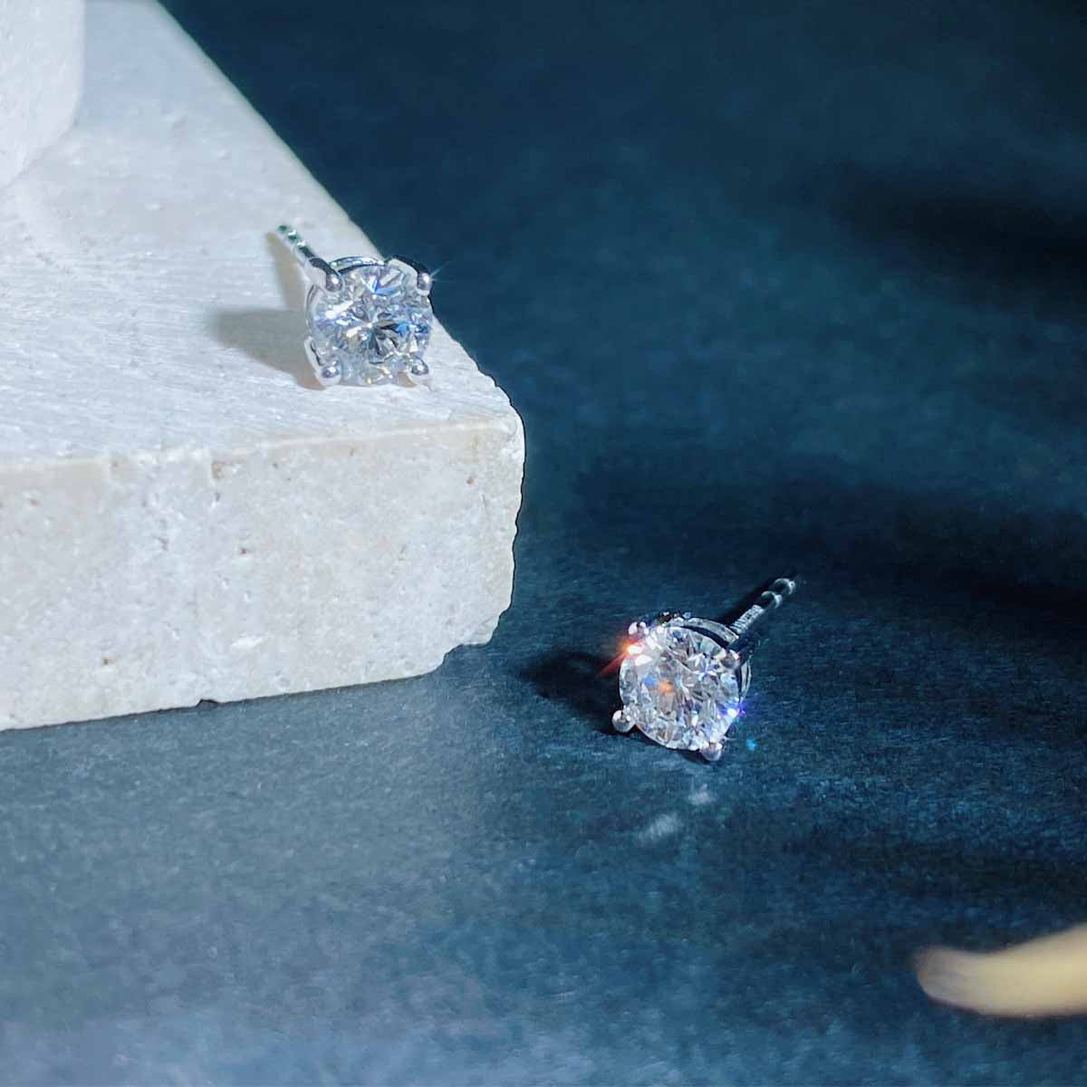 White Diamond Earrings 0.3+0.3ct 18K GIA