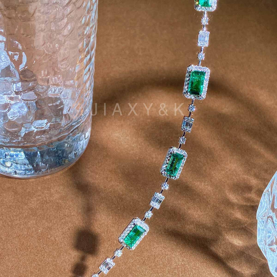 Emerald Diamond Bracelet D4.81ct d1.79ct. 18K