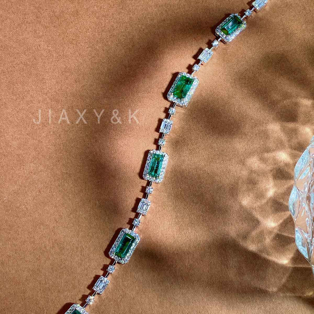 Emerald Diamond Bracelet D4.81ct d1.79ct. 18K
