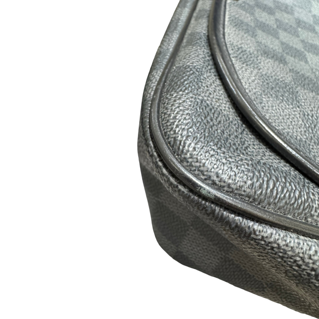 Louis Vuitton Men’s Messenger Bag Damier