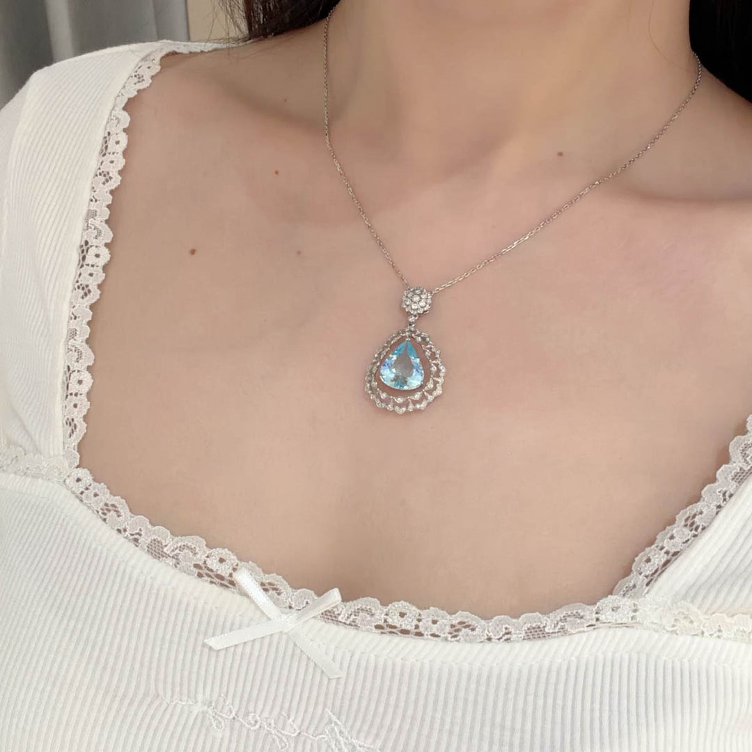 Natural Aquamarine Stone Pendant D4.41ct, Diamond d0.32ct. 18K Gold 5A