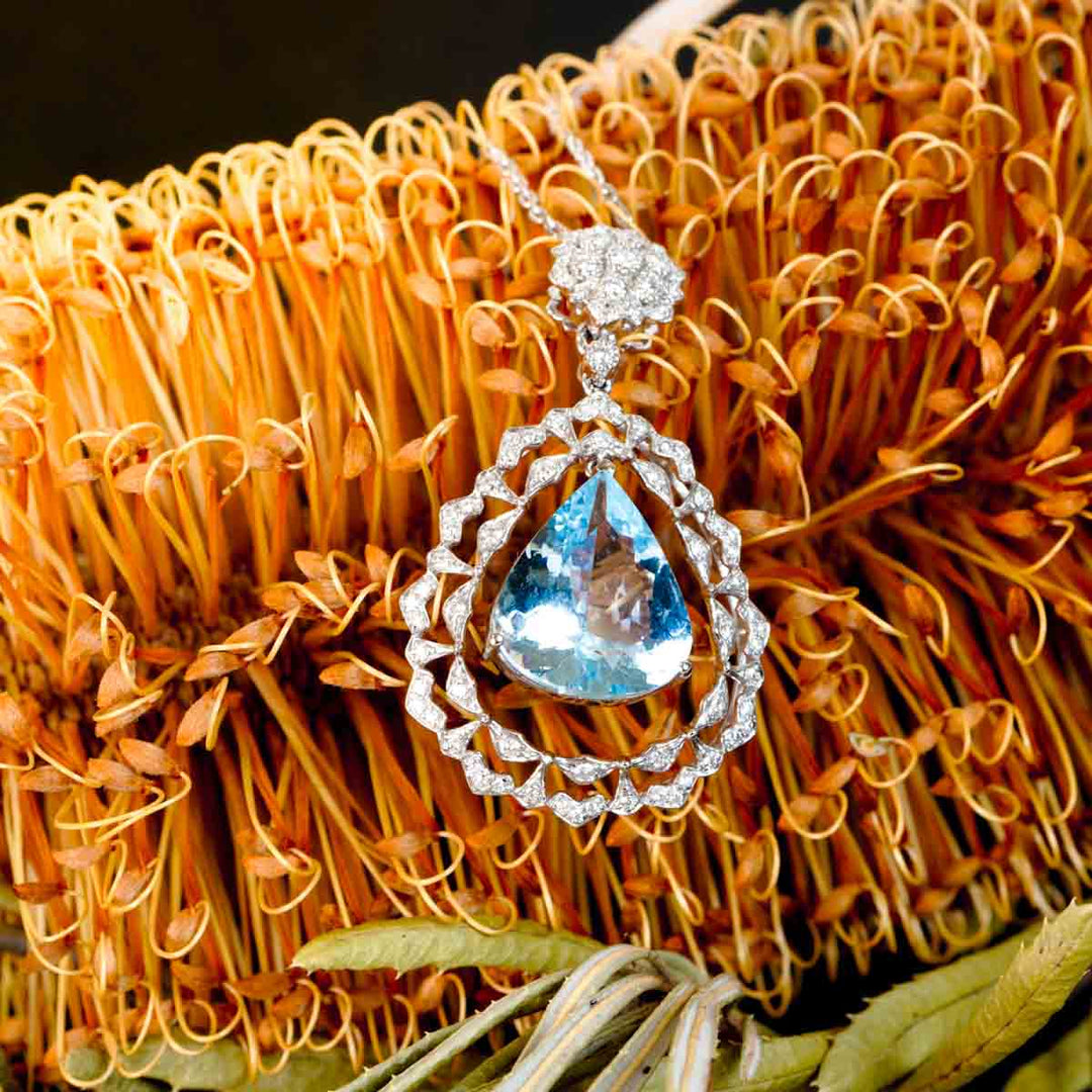 Natural Aquamarine Stone Pendant D4.41ct, Diamond d0.32ct. 18K Gold 5A