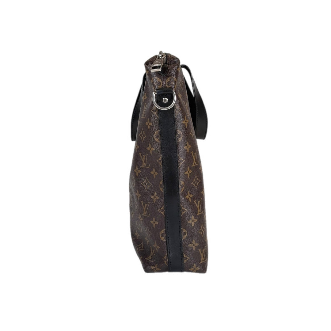 Louis Vuitton Zip Hand Bags with Strap