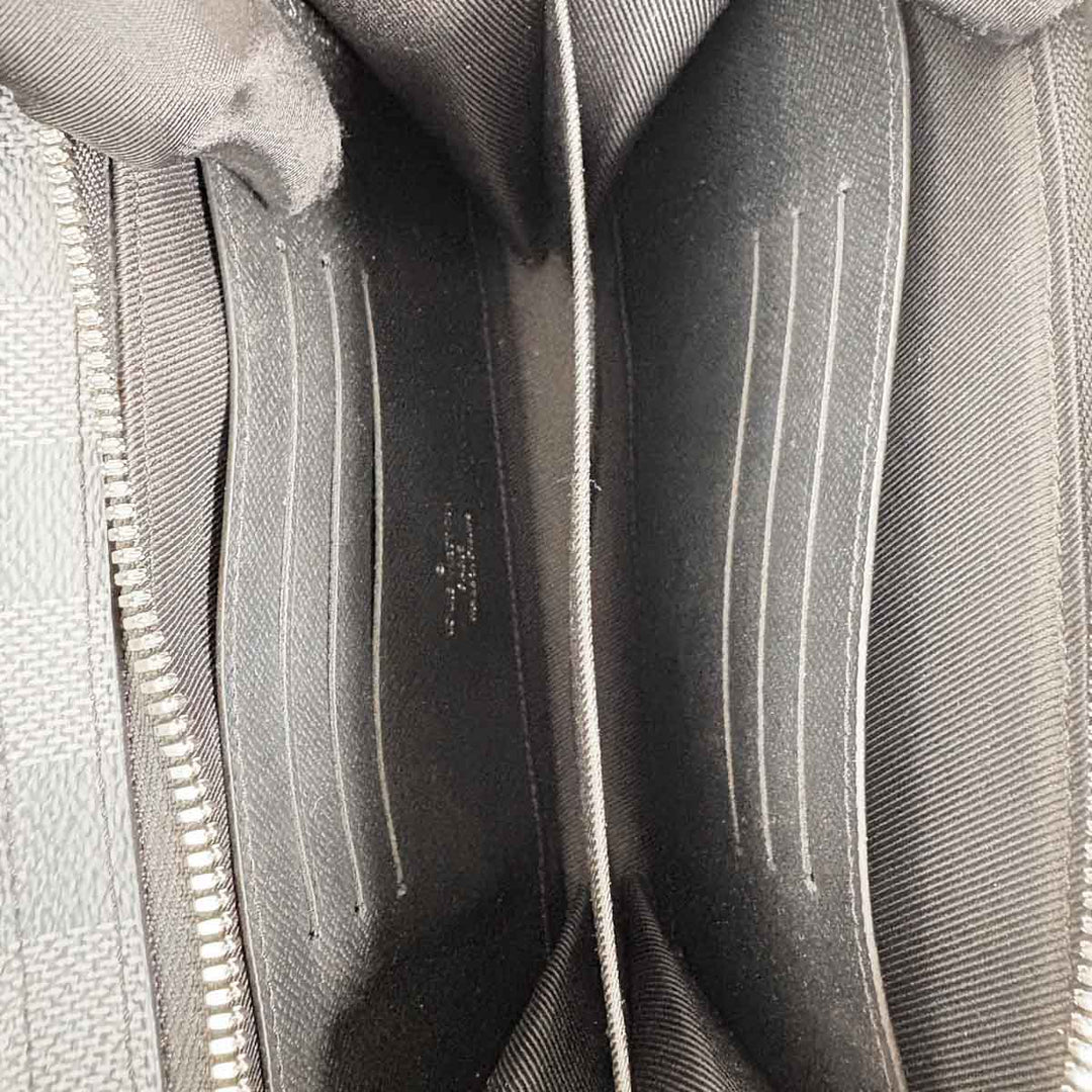 Louis Vuitton Alpha Pouch Damier Messenger Bag