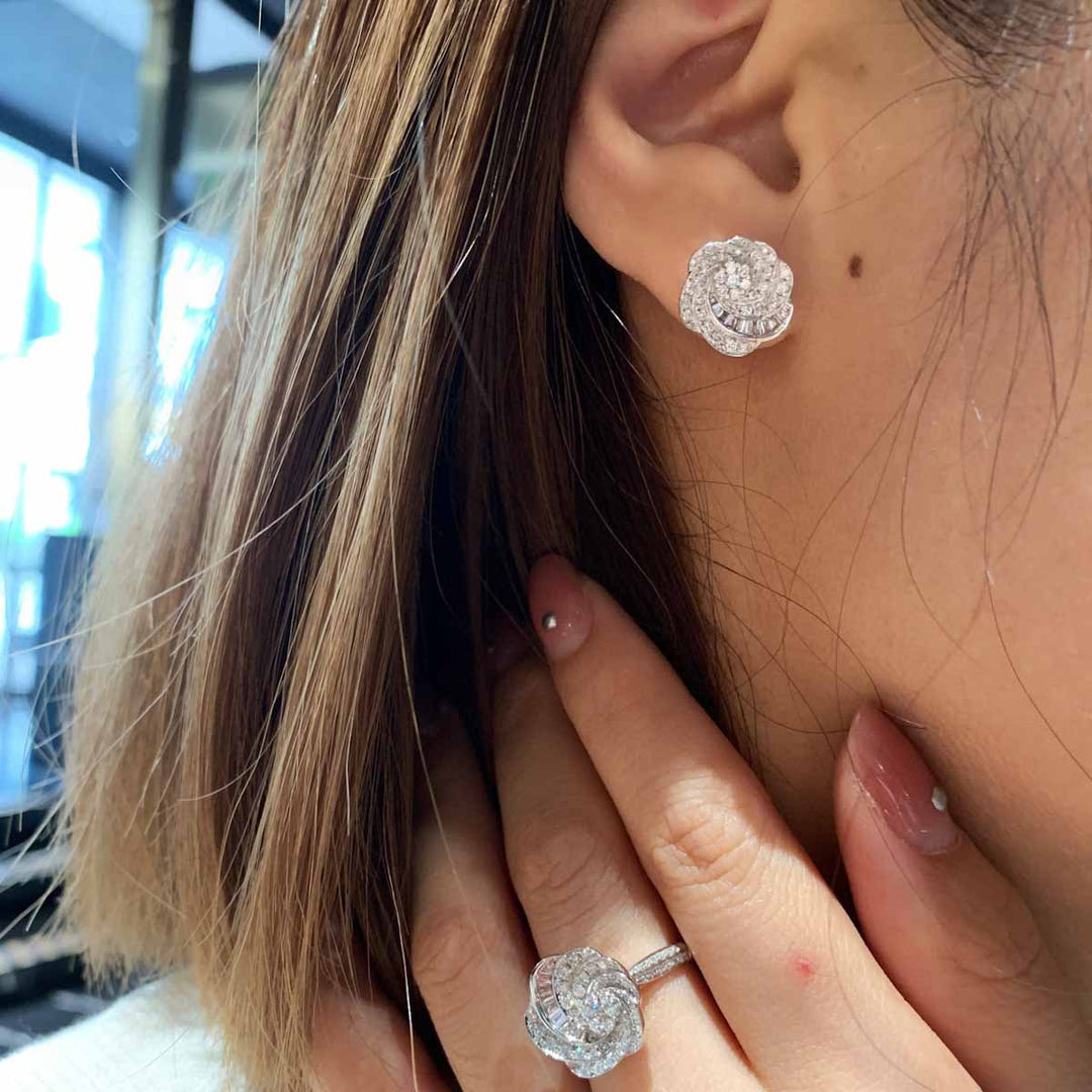 White Diamond Flowers Earrings D0.80ct 18K