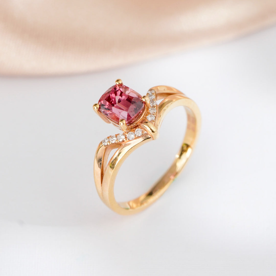 Natural Spinel Ring 1.16ct Diamond 0.06ct 18K Gold