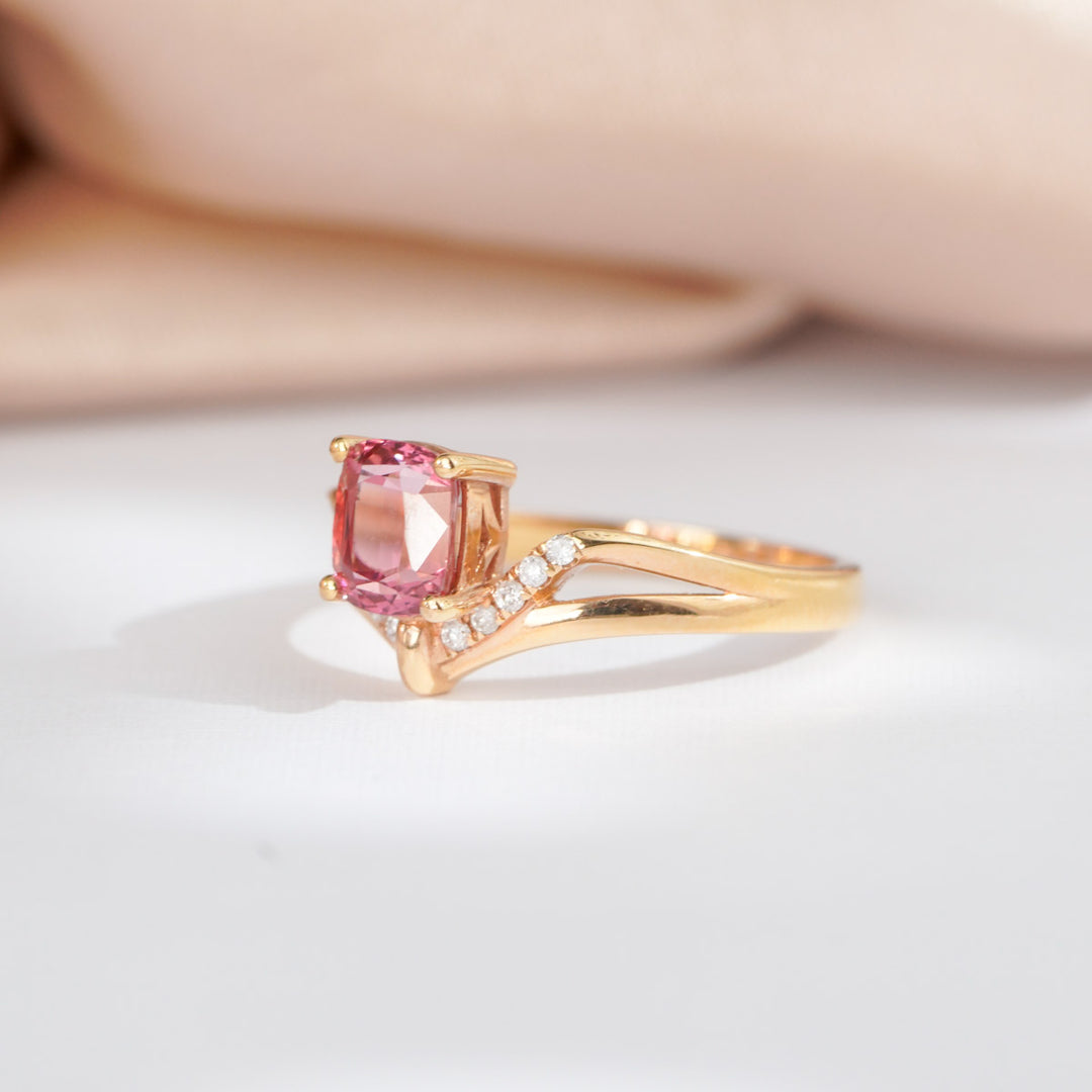 Natural Spinel Ring 1.16ct Diamond 0.06ct 18K Gold