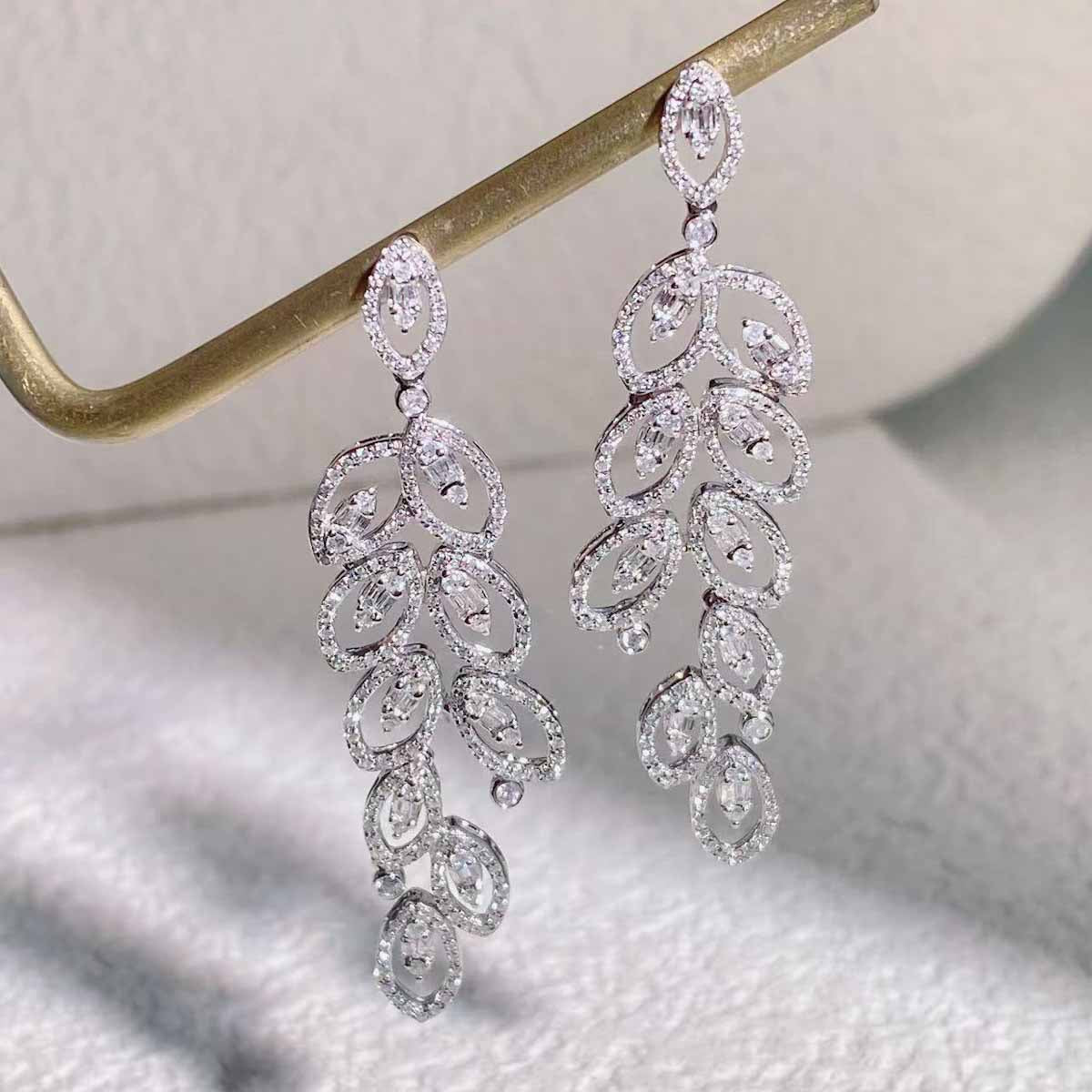 White Diamond Long Leaf Earrings D1.20ct 18K