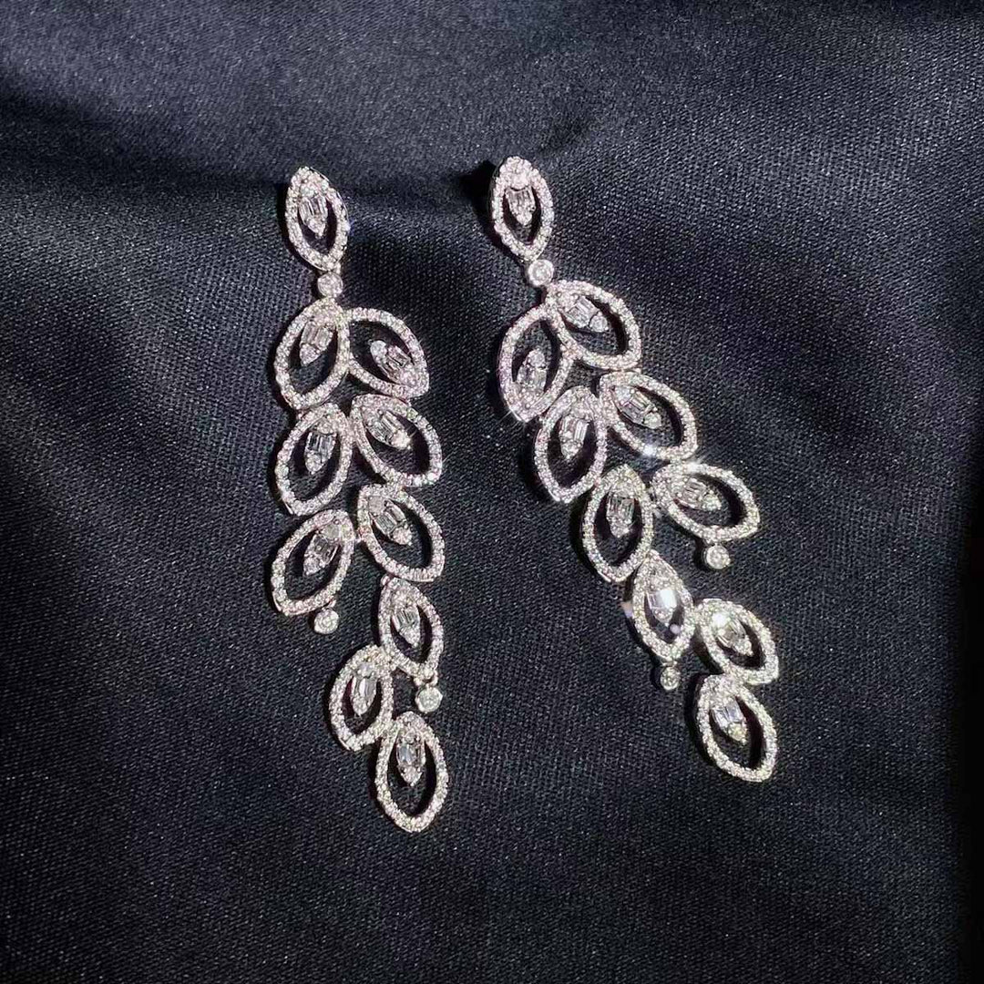 White Diamond Long Leaf Earrings D1.20ct 18K