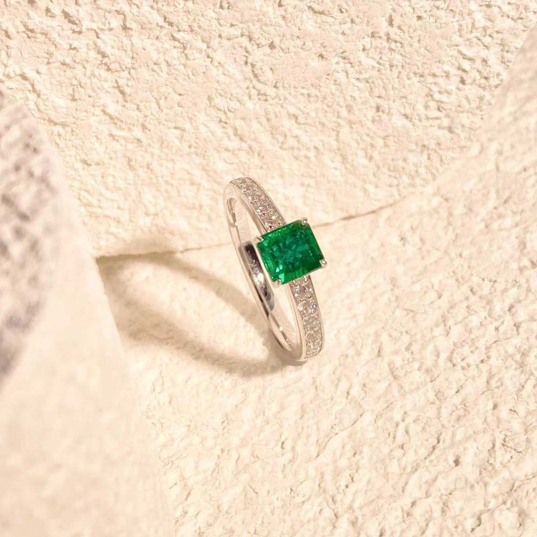 Emerald Ring D0.69ct d0.31ct 18K Zambia