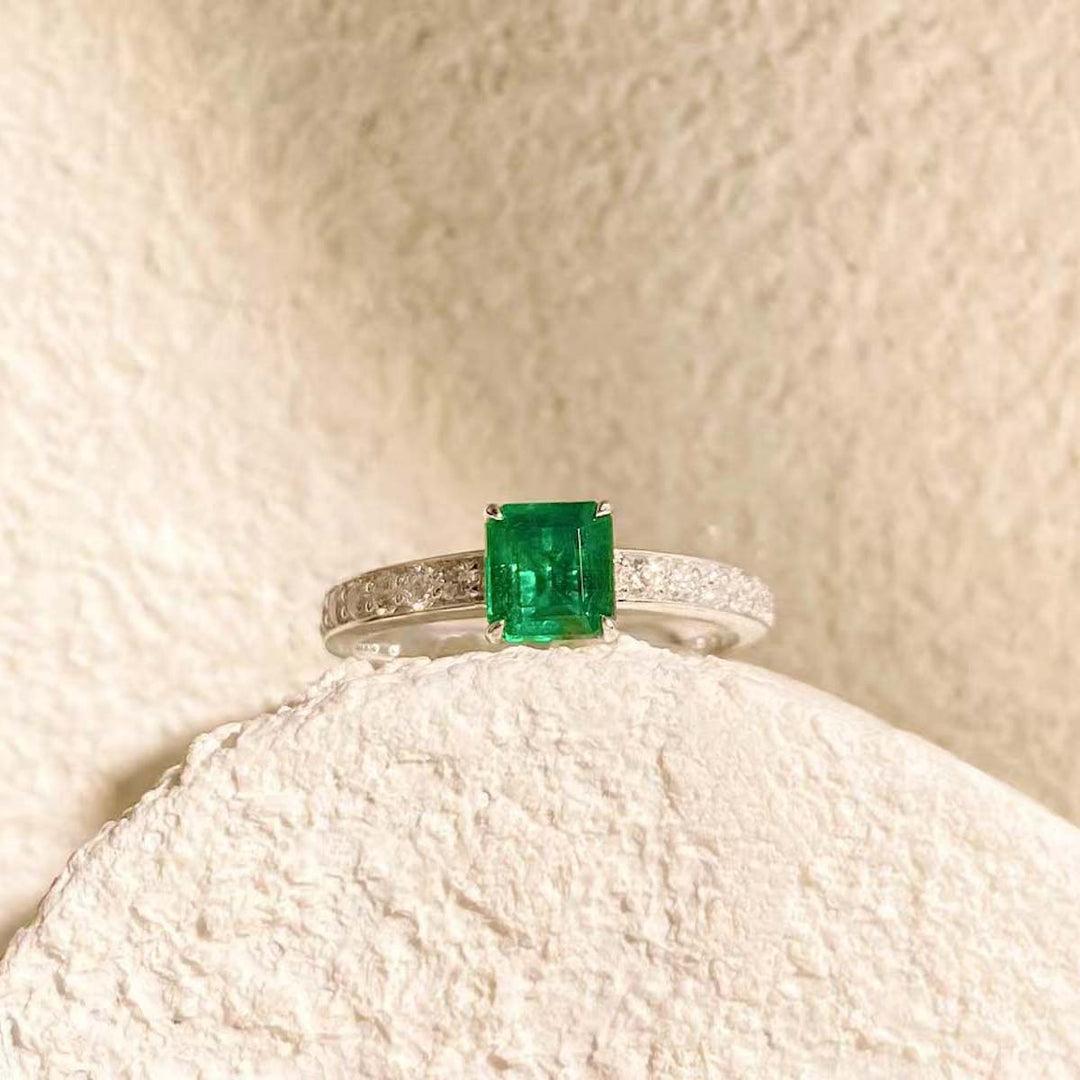Emerald Ring D0.69ct d0.31ct 18K Zambia
