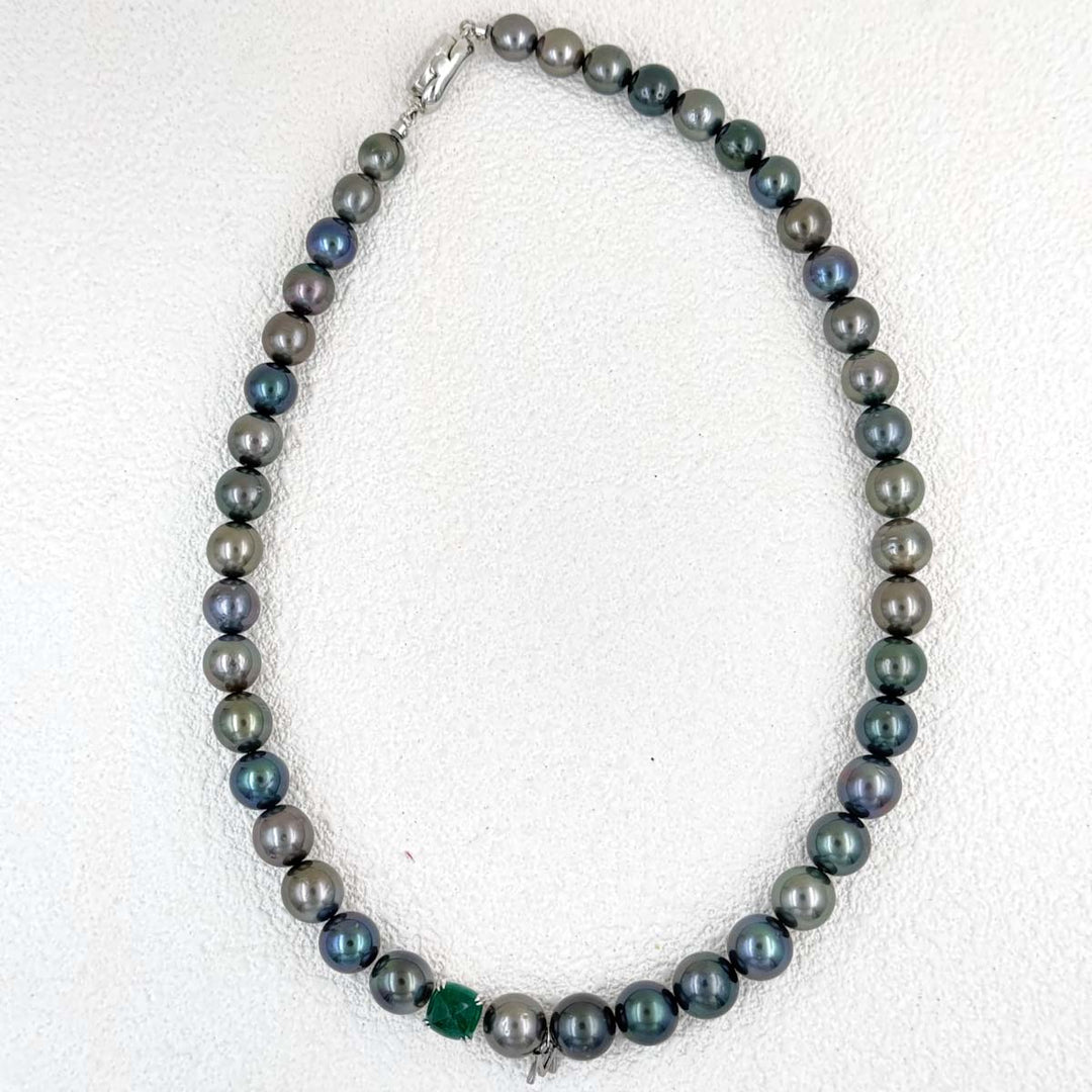 Tahiti Black Pearl and Emerald Necklace,8-11mm,d 3.23ct,18K