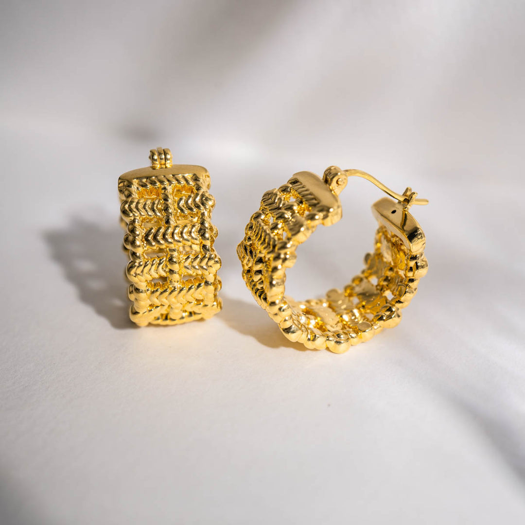 18K Solid Yellow Gold Woven Texture Hoop Earrings, 3.2g-3.3g