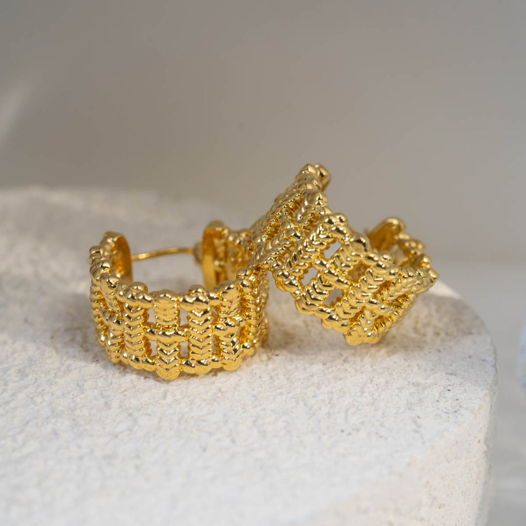 18K Solid Yellow Gold Woven Texture Hoop Earrings, 3.2g-3.3g