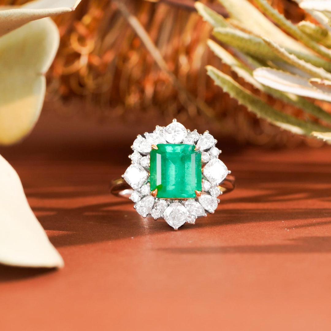 Natural Columbia Intense Green Emerald Stone Ring D2.76ct, Diamond d1.63ct. 18K Gold