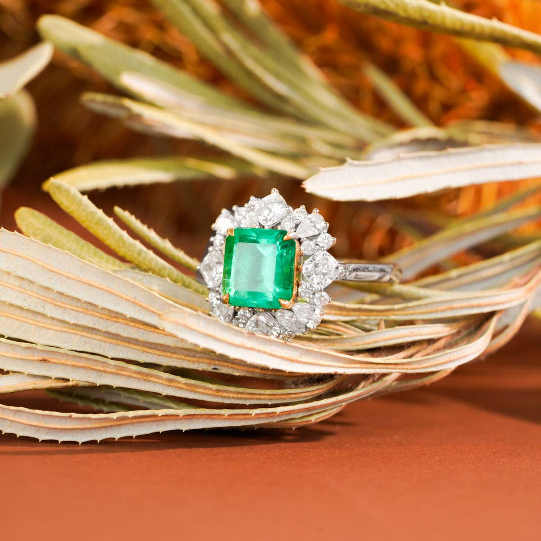 Natural Columbia Intense Green Emerald Stone Ring D2.76ct, Diamond d1.63ct. 18K Gold