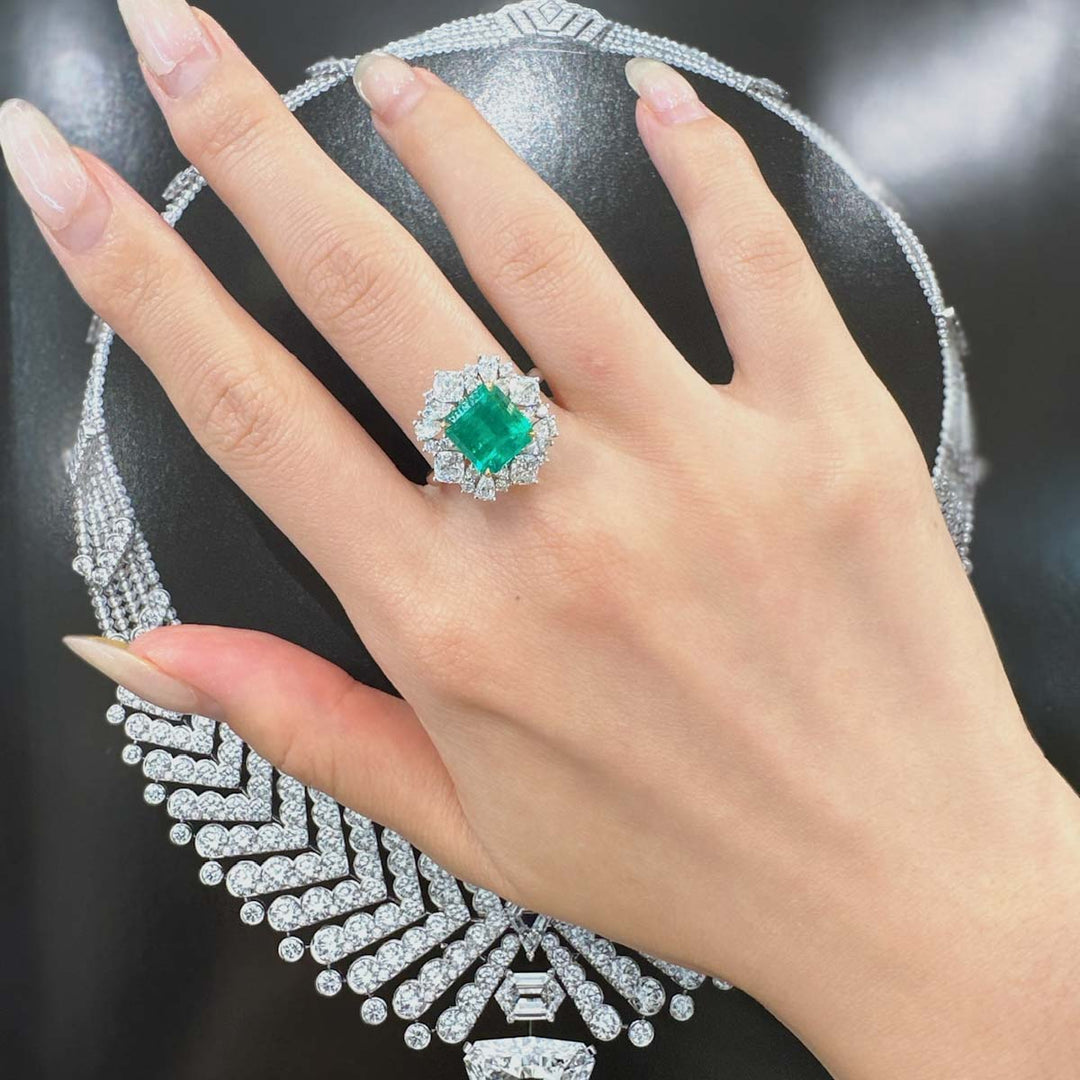 Natural Columbia Intense Green Emerald Stone Ring D2.76ct, Diamond d1.63ct. 18K Gold