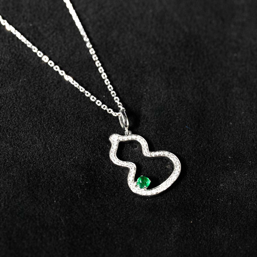 Natural Emerald Diamond Hulu Necklace D0.08ct, D0.13. 18K