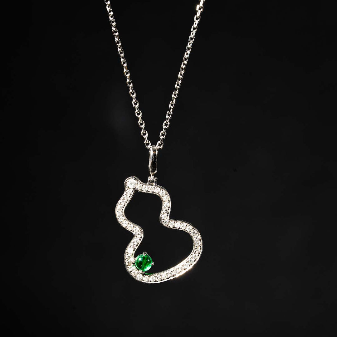 Natural Emerald Diamond Hulu Necklace D0.08ct, D0.13. 18K