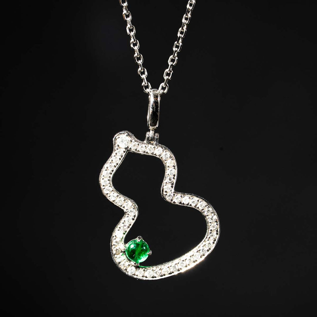 Natural Emerald Diamond Hulu Necklace D0.08ct, D0.13. 18K