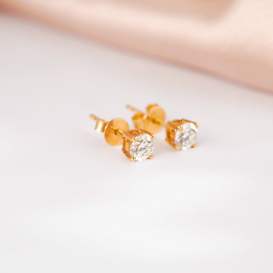 Natural White Diamond Stud Earrings D0.25+0.25ct, 18K Gold