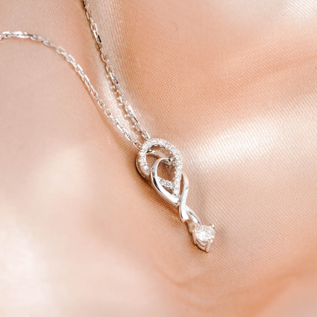 Natural White Diamond Necklace D0.16ct, 18K Gold