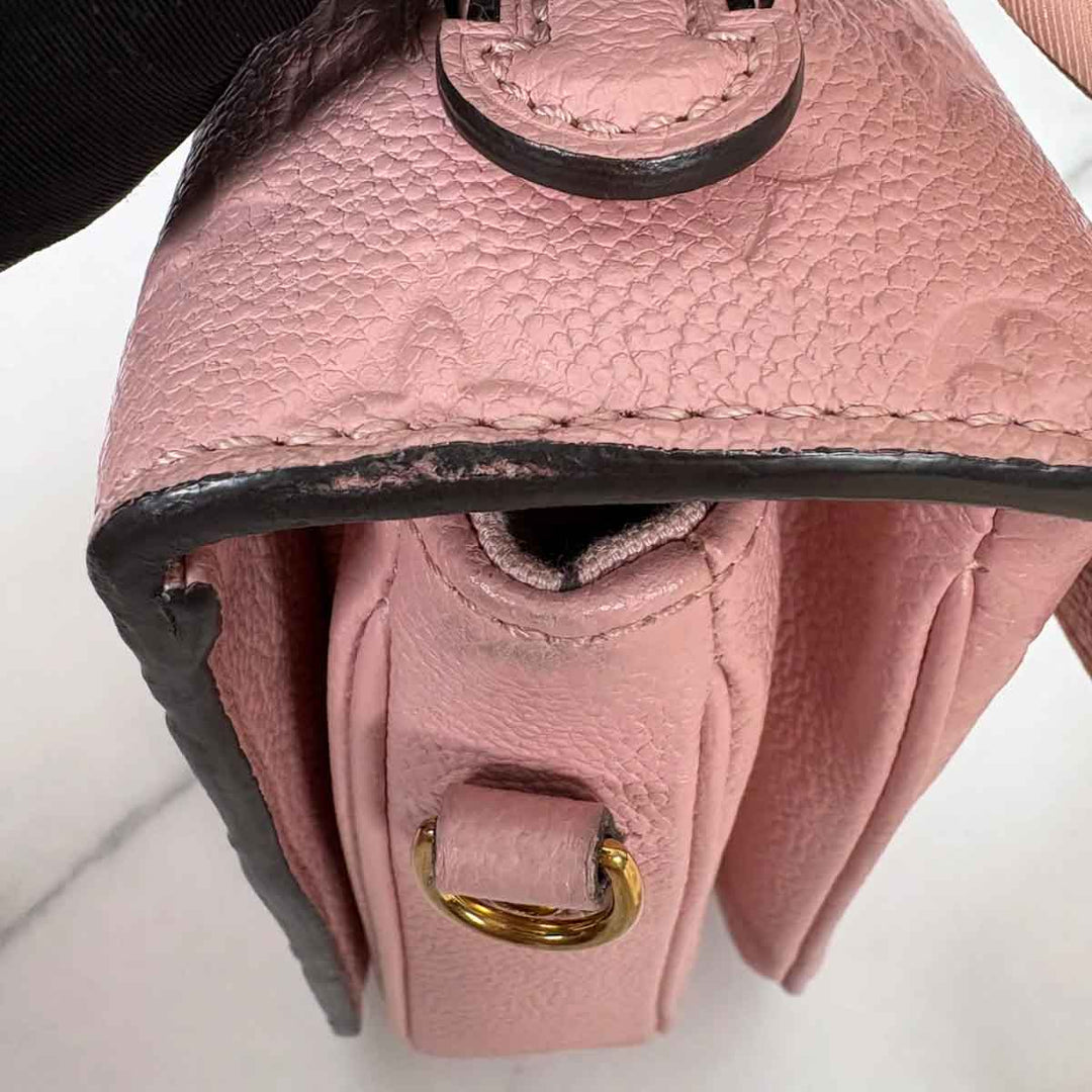 Louis Vuitton Pochette Métis Monogram Empreinte