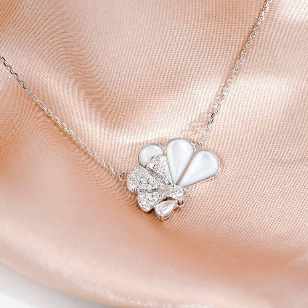 Natural White Diamond White Mother of Pearl Necklace D0.35ct, 18K Gold