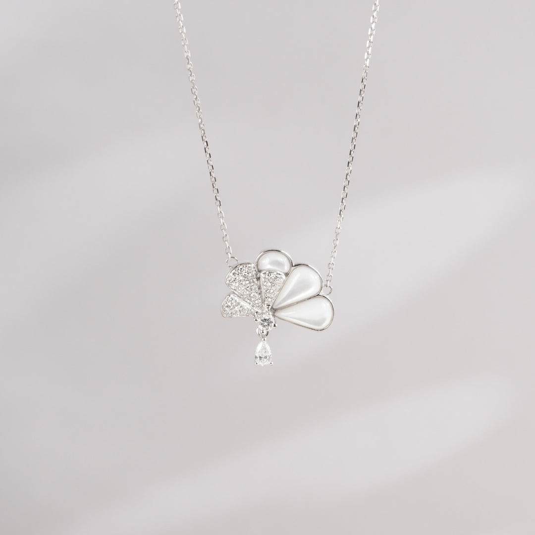 Natural White Diamond White Mother of Pearl Necklace D0.35ct, 18K Gold