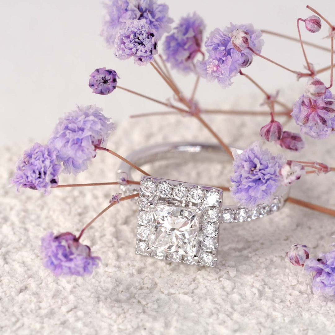 White Diamond Square Ring D1.00ct, d0.466, 18K GIA