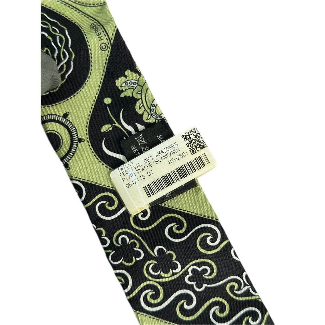 Hermes New Silk Green Twilly