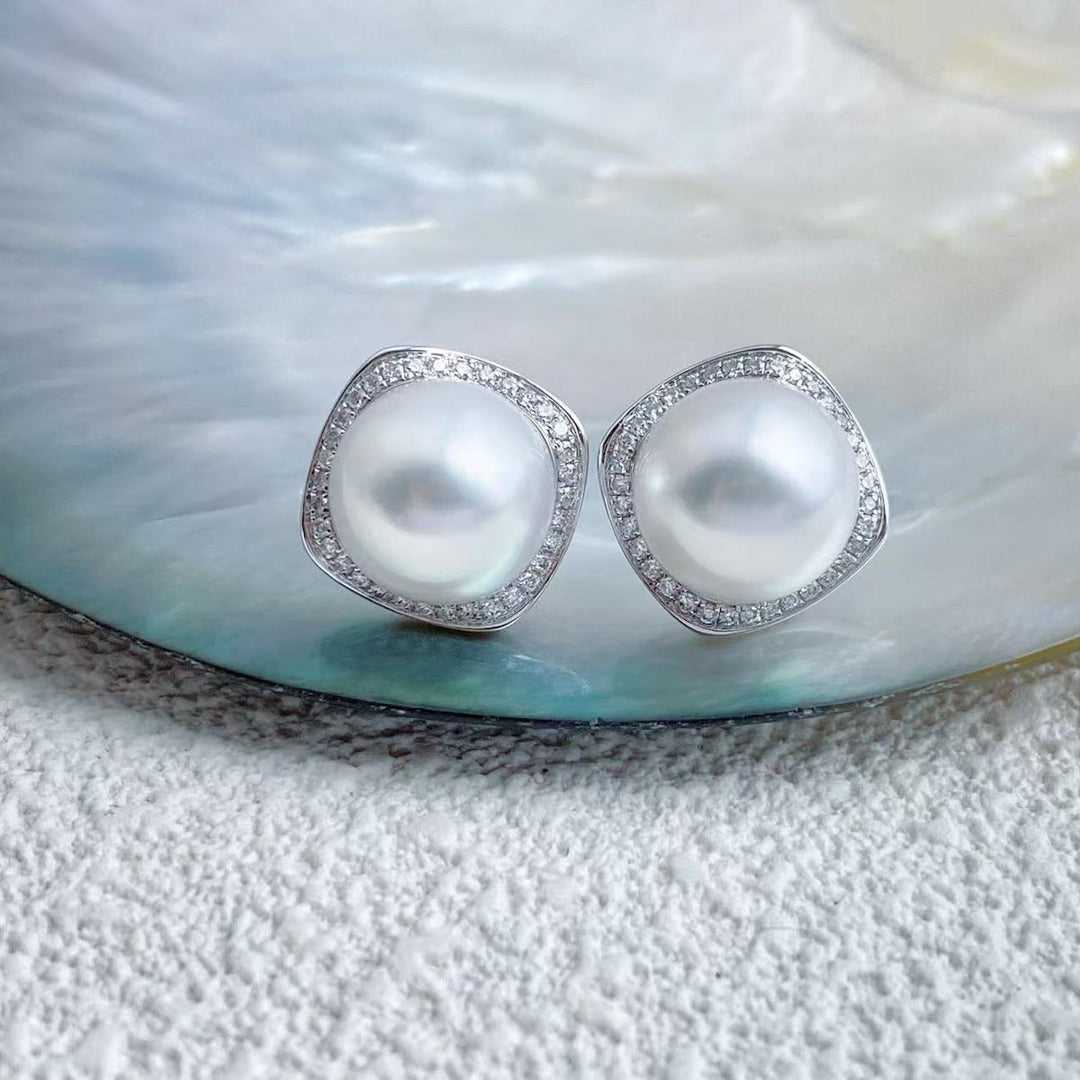 Natural South Sea White Pearl Diamond Earrings 11.2mm d0.35ct,18K