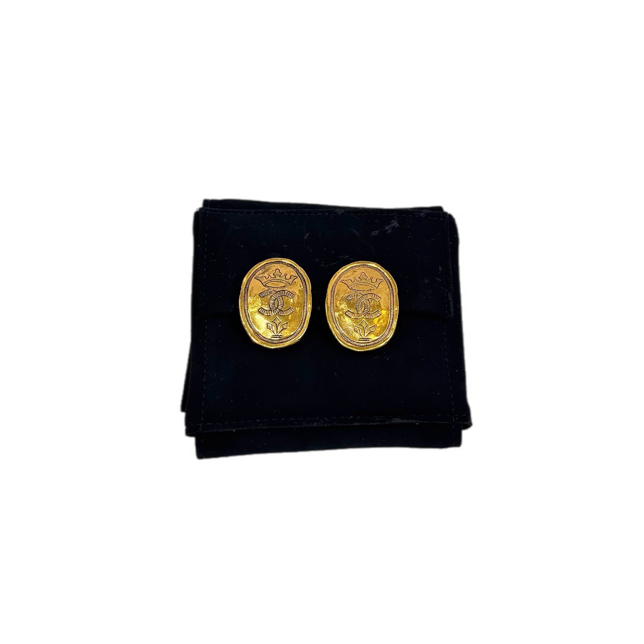 Chanel Vintage CC Crown Earring Yellow Gold Tone