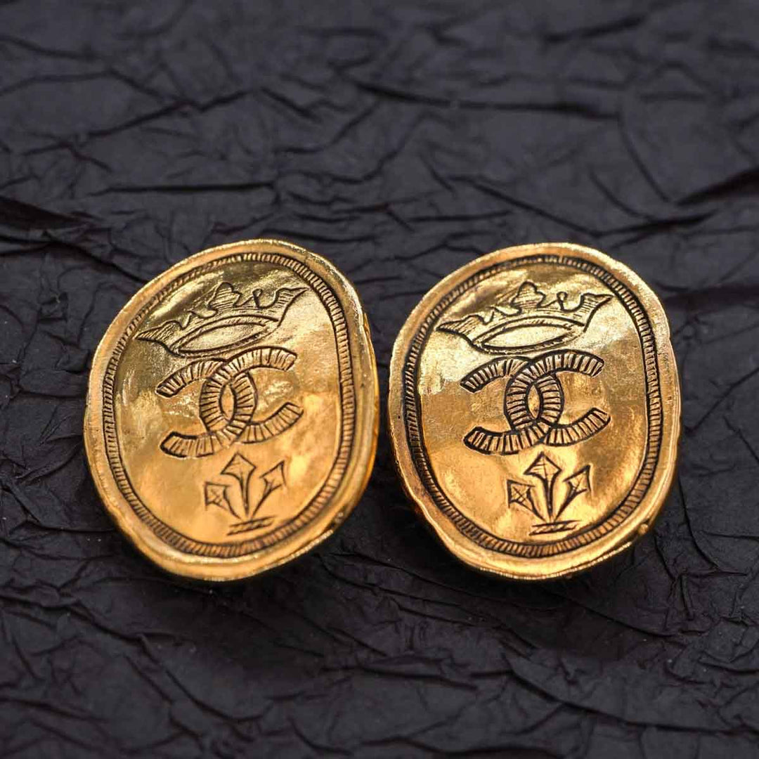 Chanel Vintage CC Crown Earring Yellow Gold Tone