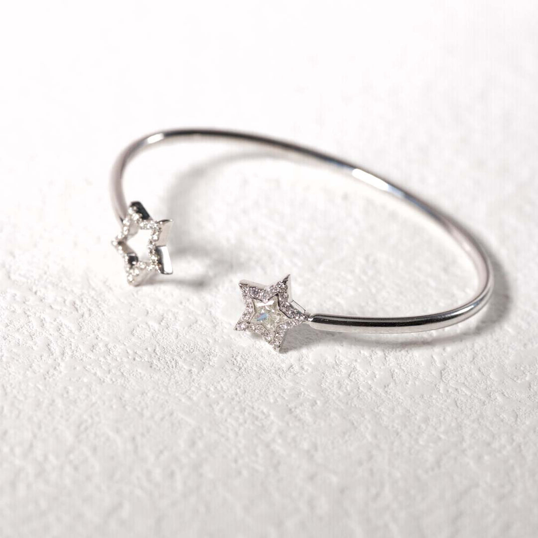 Natural White Diamond Star Bangle 18K D0.35ct d0.32ct. 18K