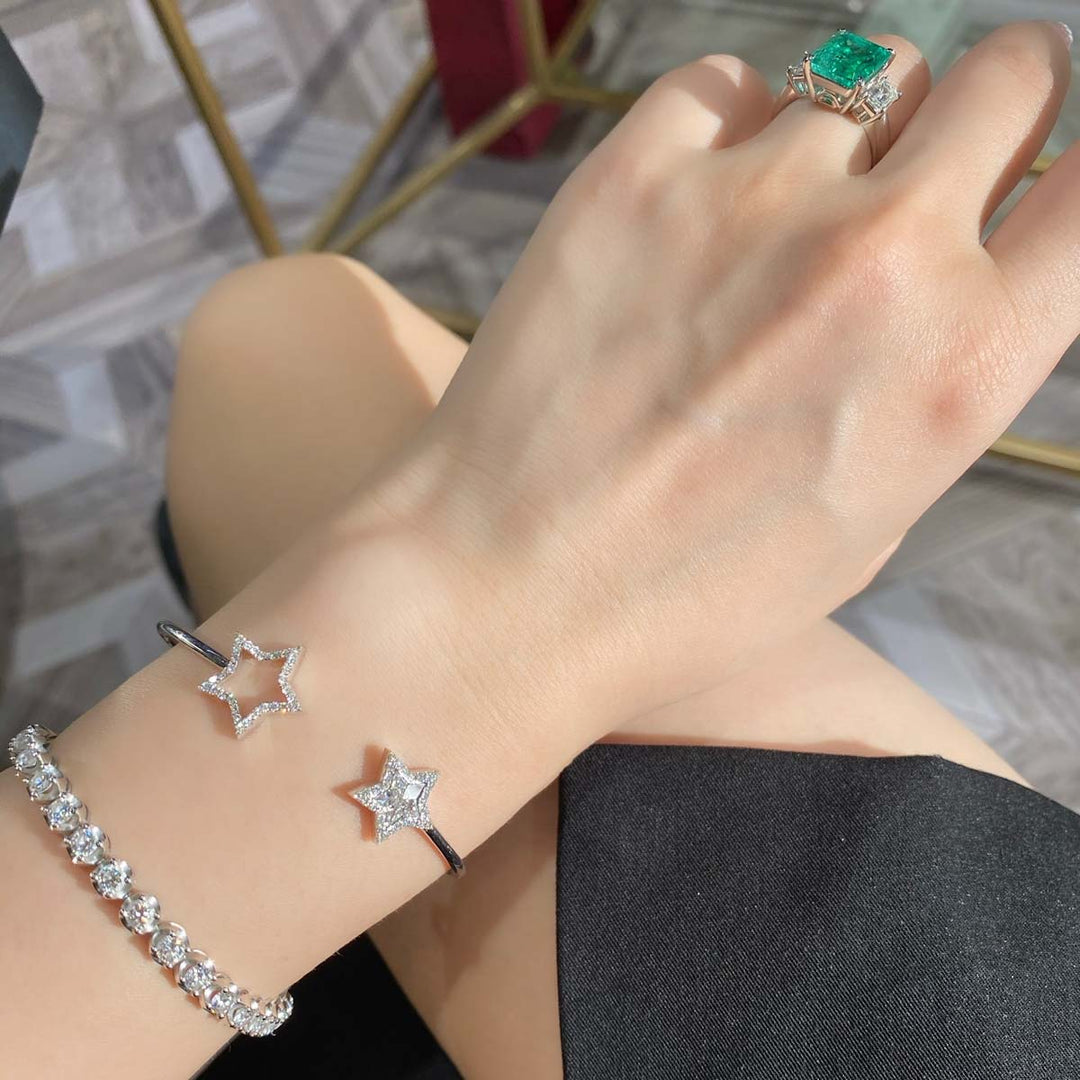 Natural White Diamond Star Bangle 18K D0.35ct d0.32ct. 18K