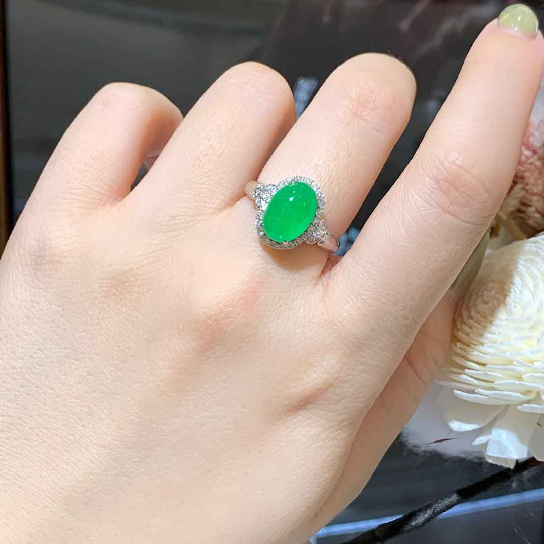 Burma Natural Green Jade Cabochon Ring 10.7*7.5mm, 18K Gold