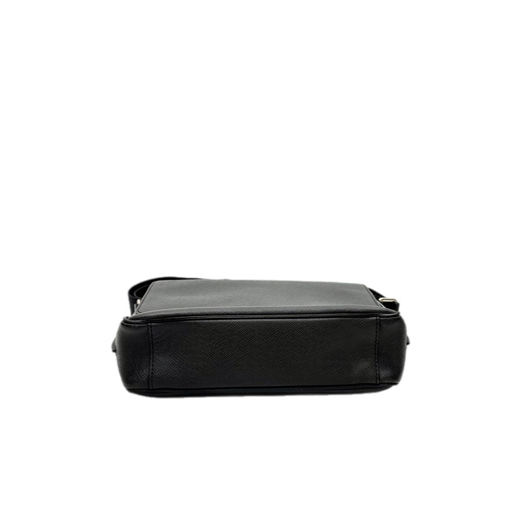 Louis Vuitton Men’s Crossbody Bag Black Calfskin