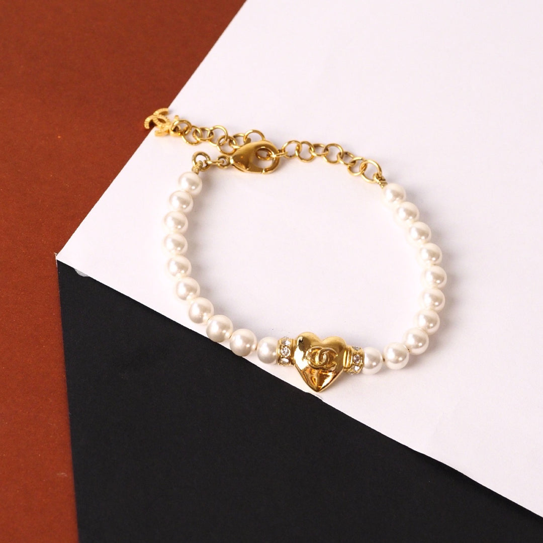 Pre-owned Chanel Pearl CC Heart Bracelet 24P - photo 3
