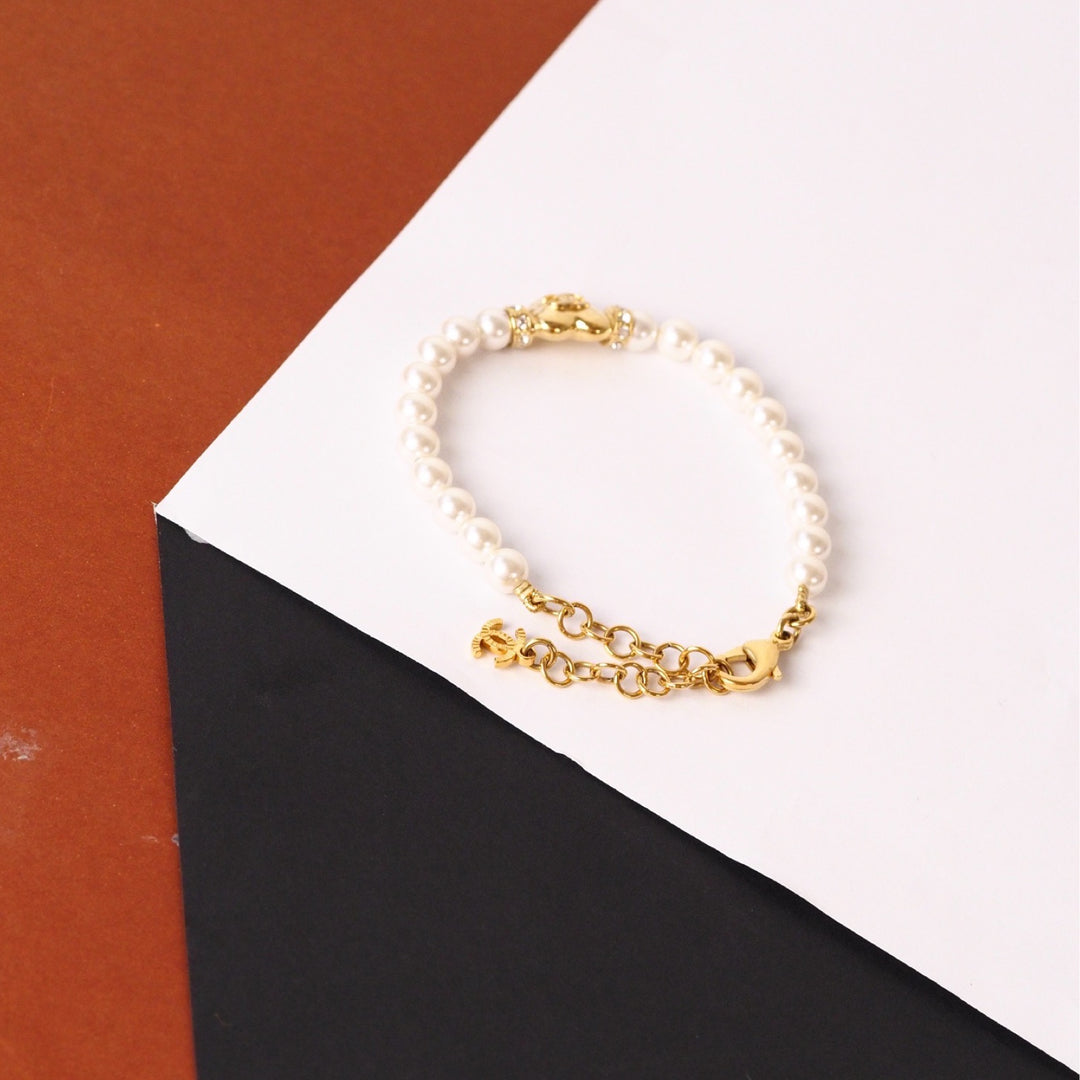 Pre-owned Chanel Pearl CC Heart Bracelet 24P - photo 4