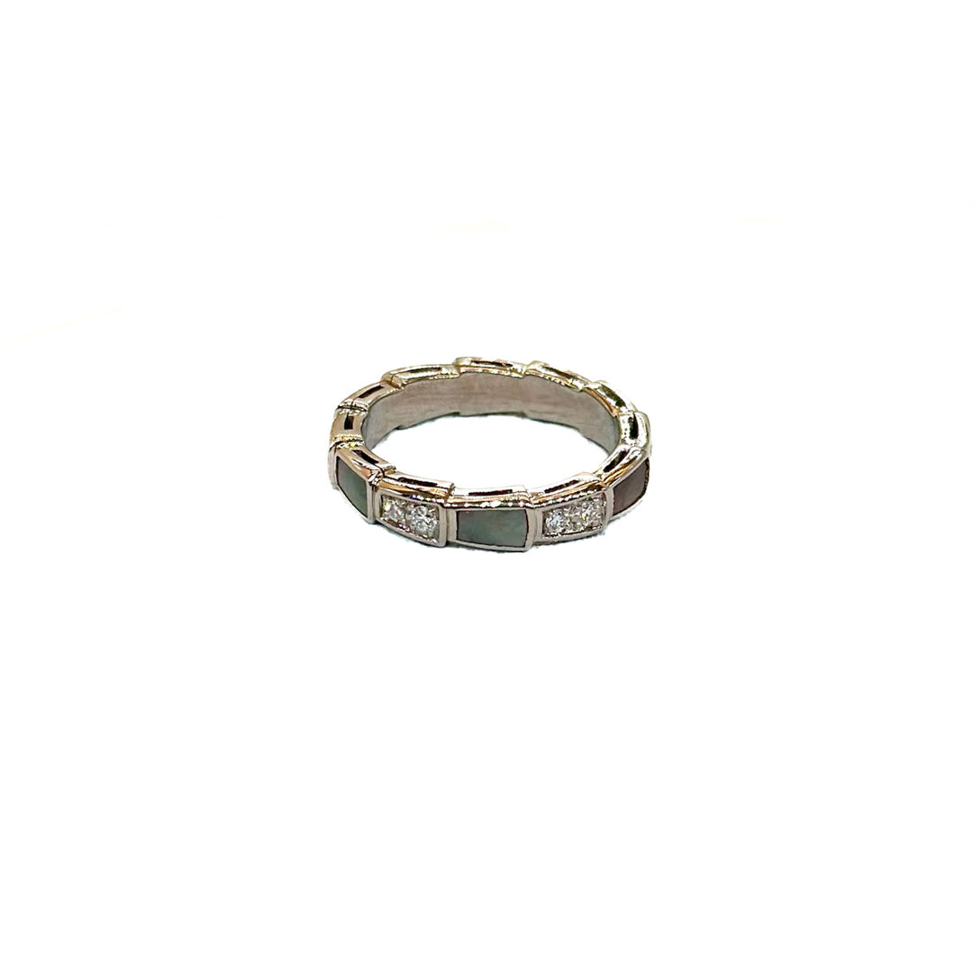 Bvlgari Serpenti Forever Ring with diamond and mother of pearl #50