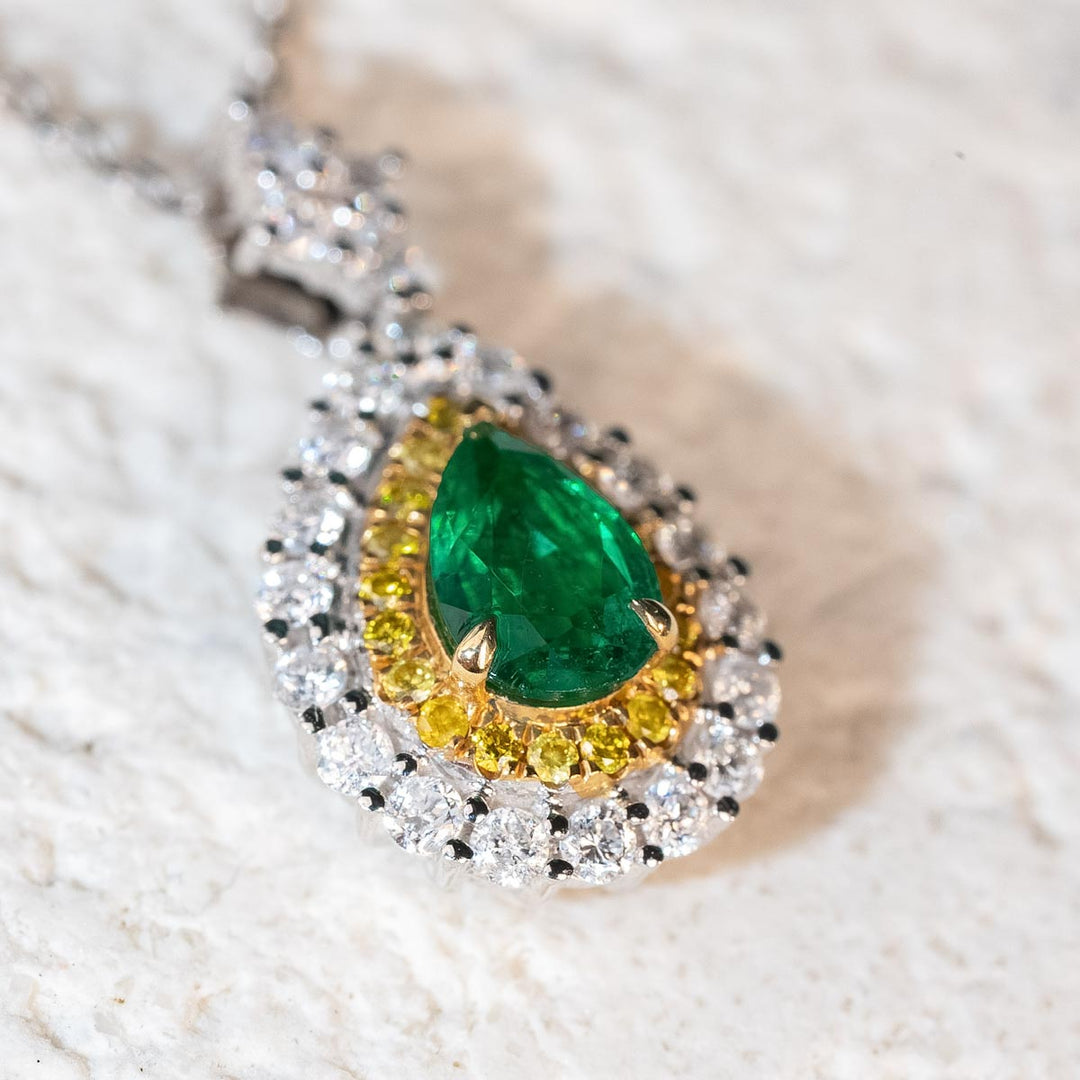 Natural Emerald Diamond Necklace D0.37ct. 18K