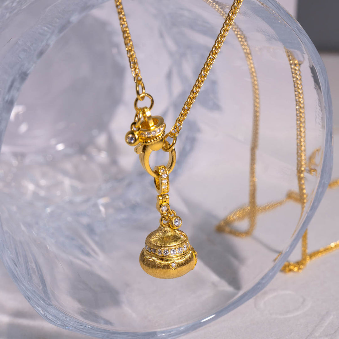 24k 999 Gourd Necklace 9.65g,White Diamond 0.272ct