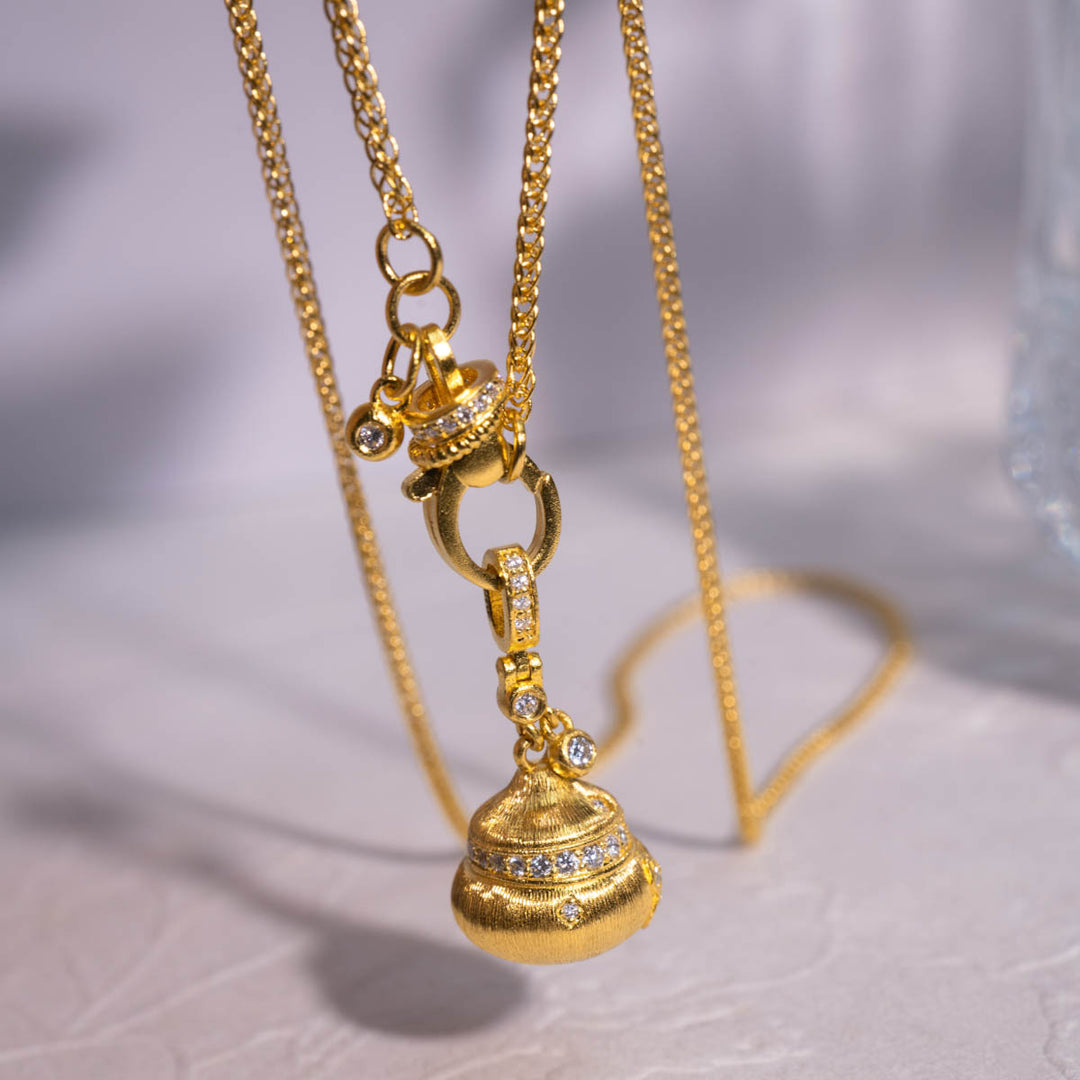 24k 999 Gourd Necklace 9.65g,White Diamond 0.272ct