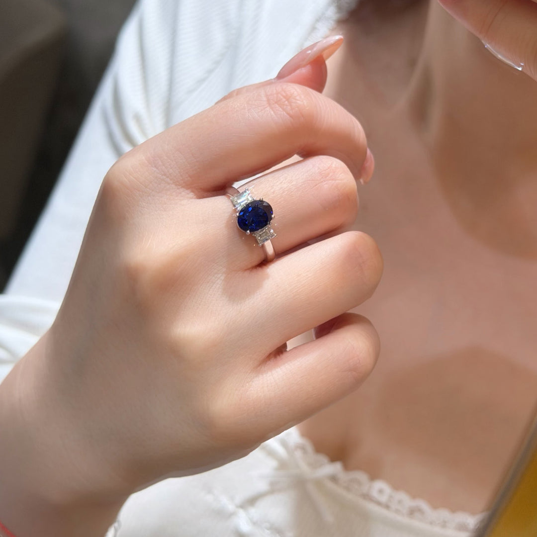 Natural Sri Lanka Sapphire Diamond Ring D2.30ct d0.636ct. 18K Royal Blue